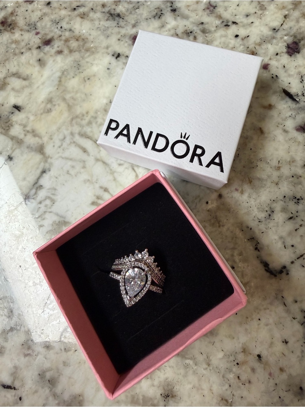 SPARKLING PEAR HALO RING WITH WISHBONE RING